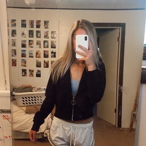 CROPPED HOODIE